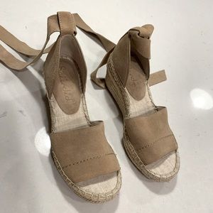 ESPADRILLE WRAP WEDGES SIZE 6 BARELY WORN